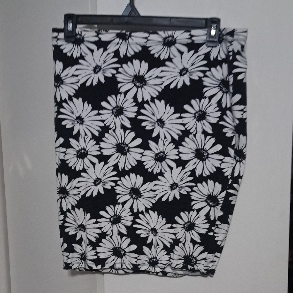 Forever 21 White Knee-Length Pencil Skirt